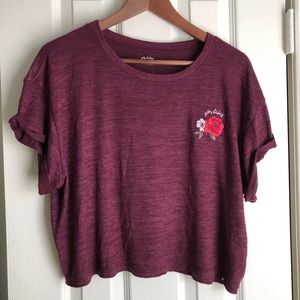 GILLY HICKS maroon boxy tee🍒